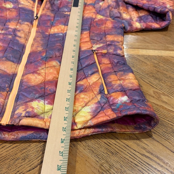 The North Face Women Quilted Thermoball Purple Orange Puffer Jacket Size Medium - Picture 13 of 15